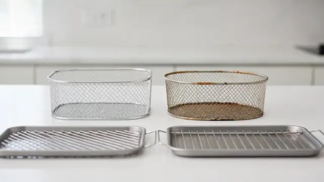 Heißluftfritteuse mit Zubehör: falsches und passendes Zubehör zum Vergleichen